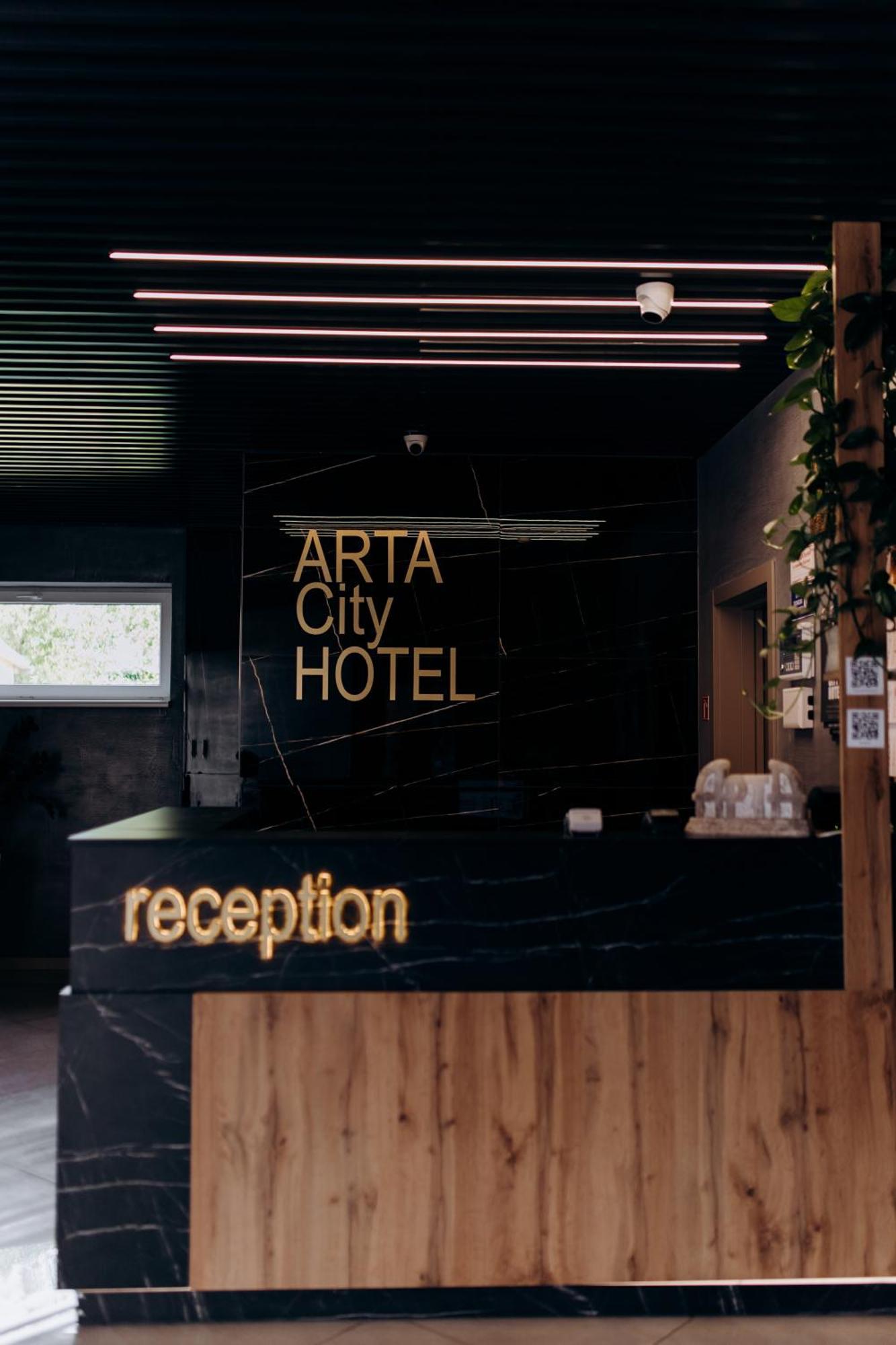 Arta City Hotel Yavoriv  Kültér fotó