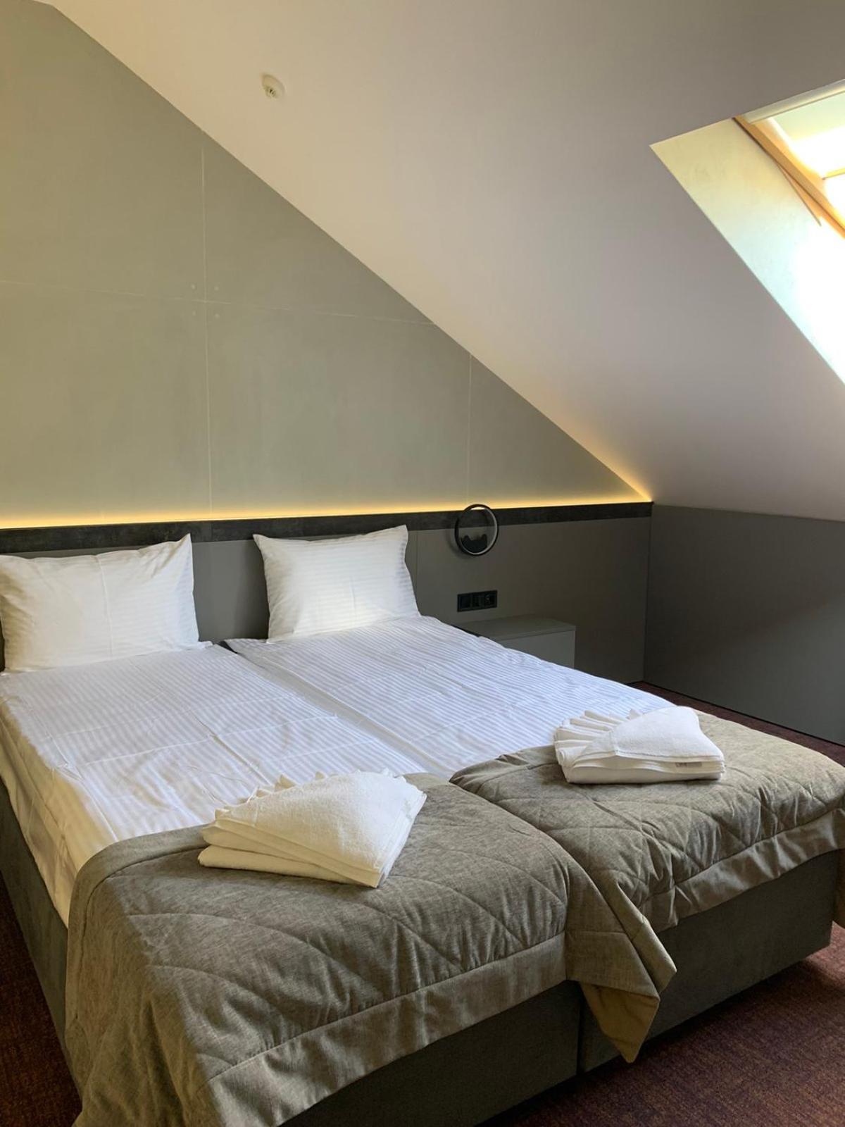 Arta City Hotel Yavoriv  Kültér fotó