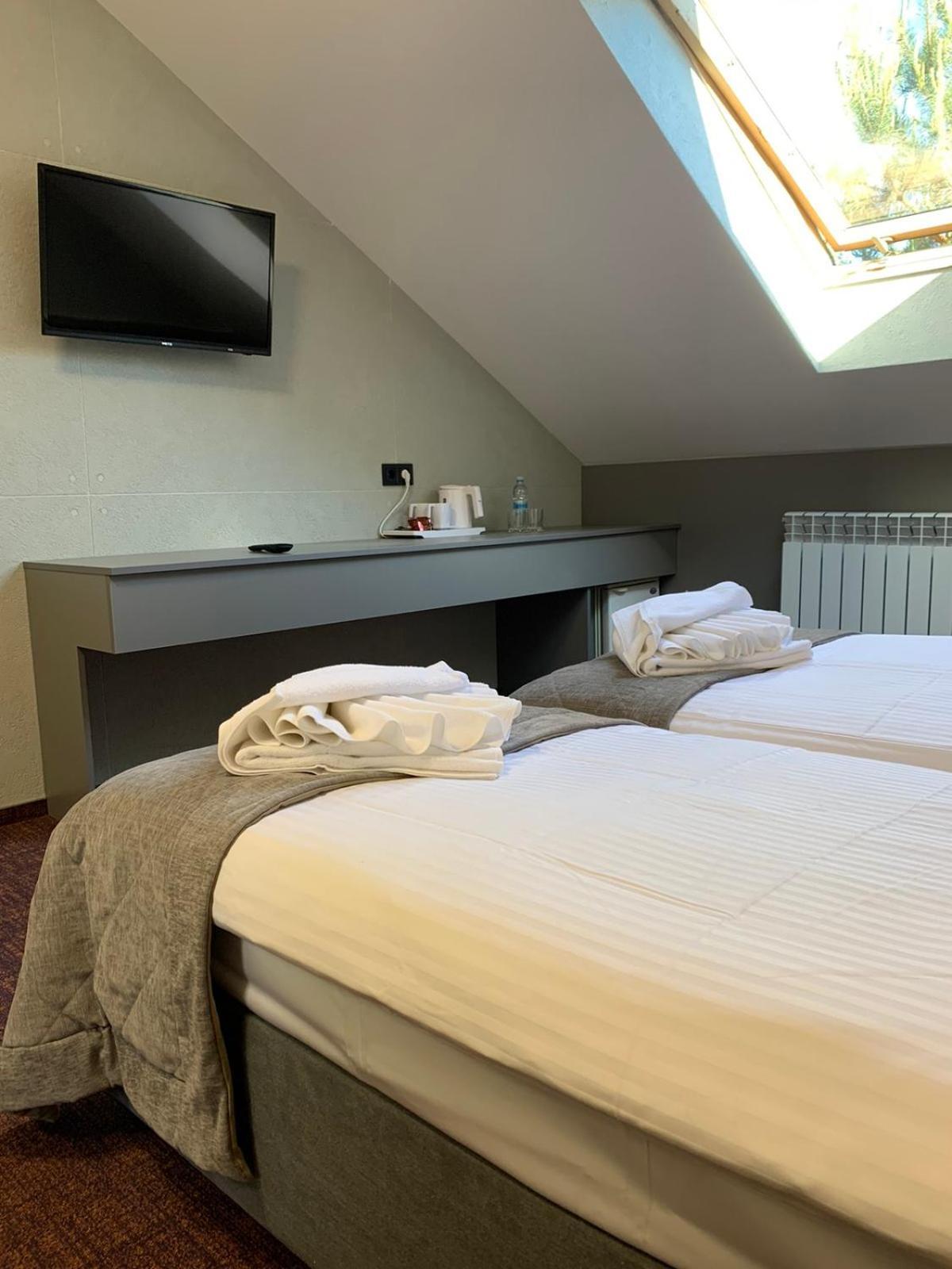 Arta City Hotel Yavoriv  Kültér fotó