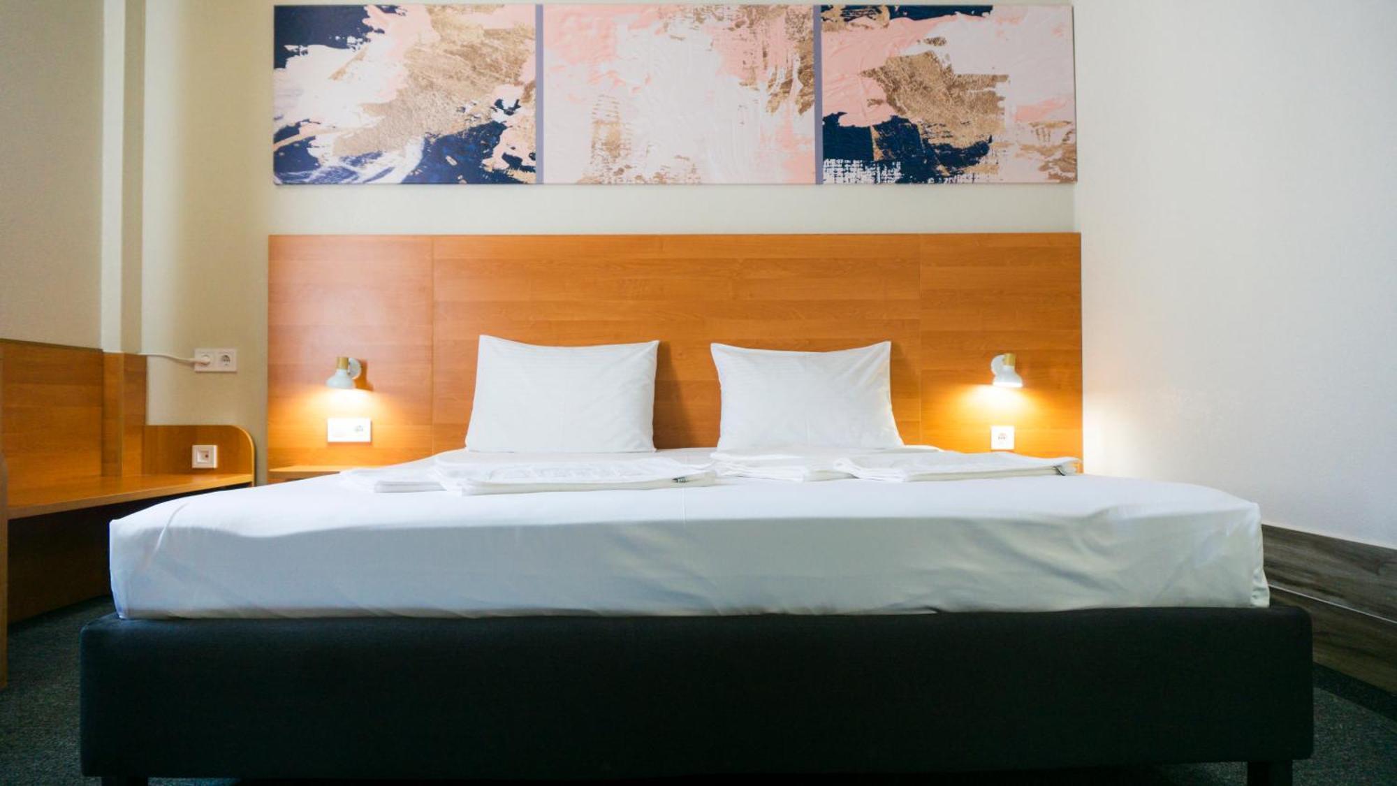 Arta City Hotel Yavoriv  Kültér fotó