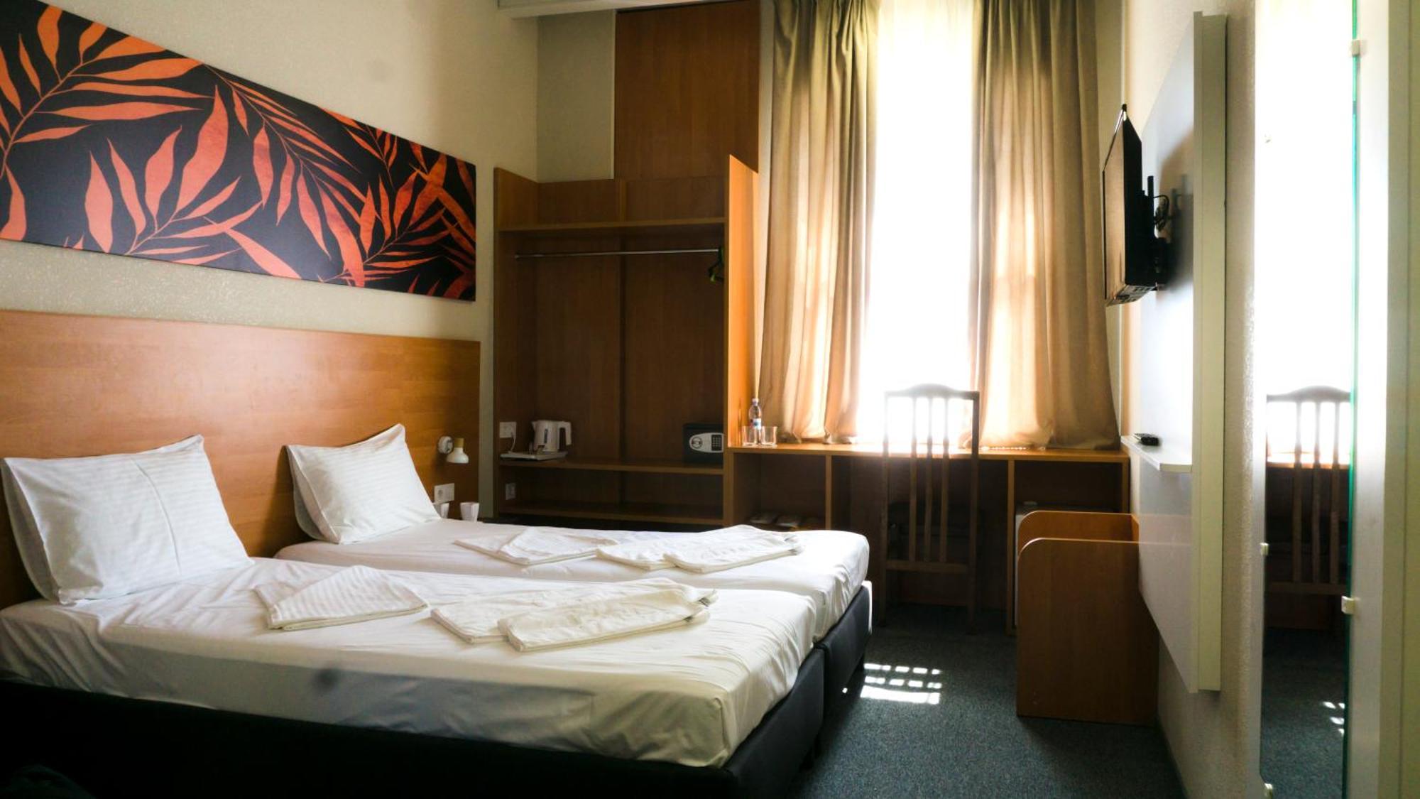 Arta City Hotel Yavoriv  Kültér fotó